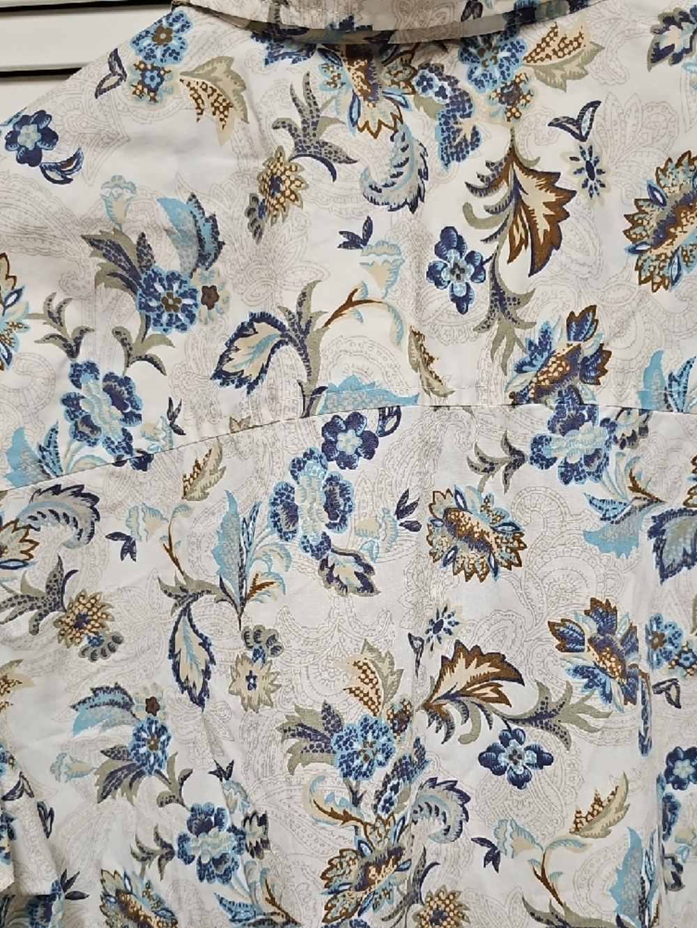 EUC Cabin Creek Cream Long-Sleeve Button-Up with Blue Brown Floral Print Sz L - Picture 7 of 7